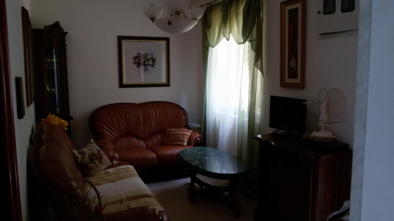 Apartment Botanicheskiy Sad سوتوموري المظهر الخارجي الصورة